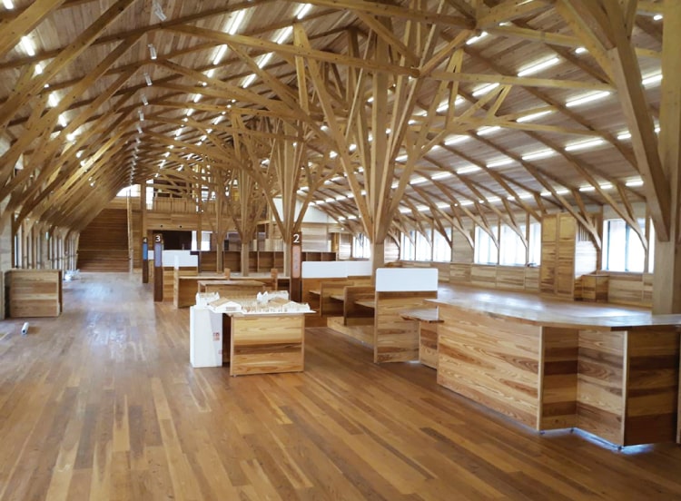 ヤクイタで作られた役場